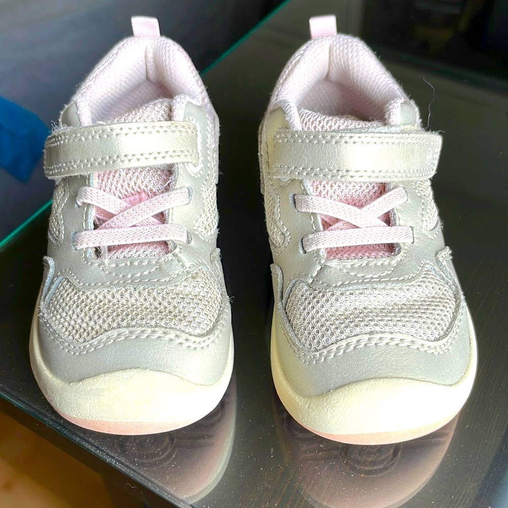 Kids, girl shoes, size 7.